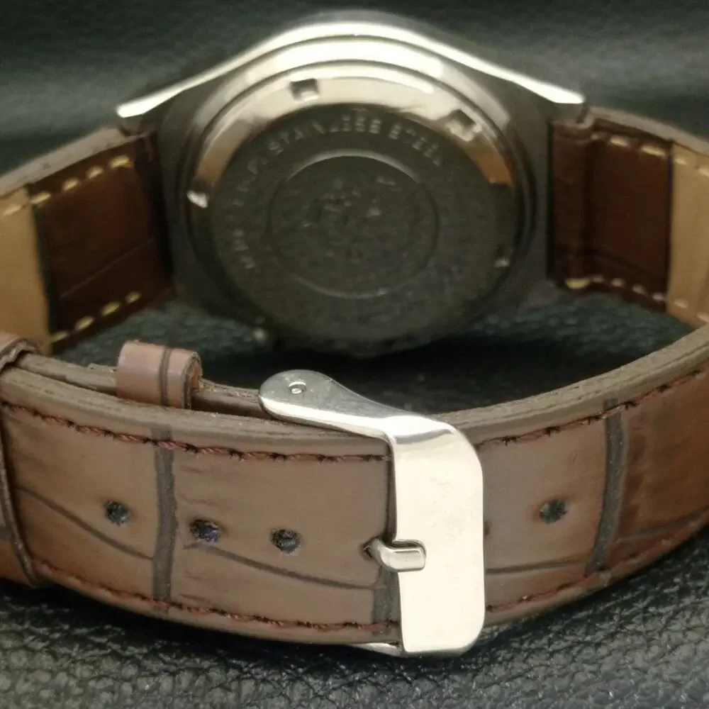 Vintage 1986 Orient Automatic Mens Silver Watch W/daydate & Gold accents